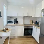 Ocean View Luxury Americas 아파트 *